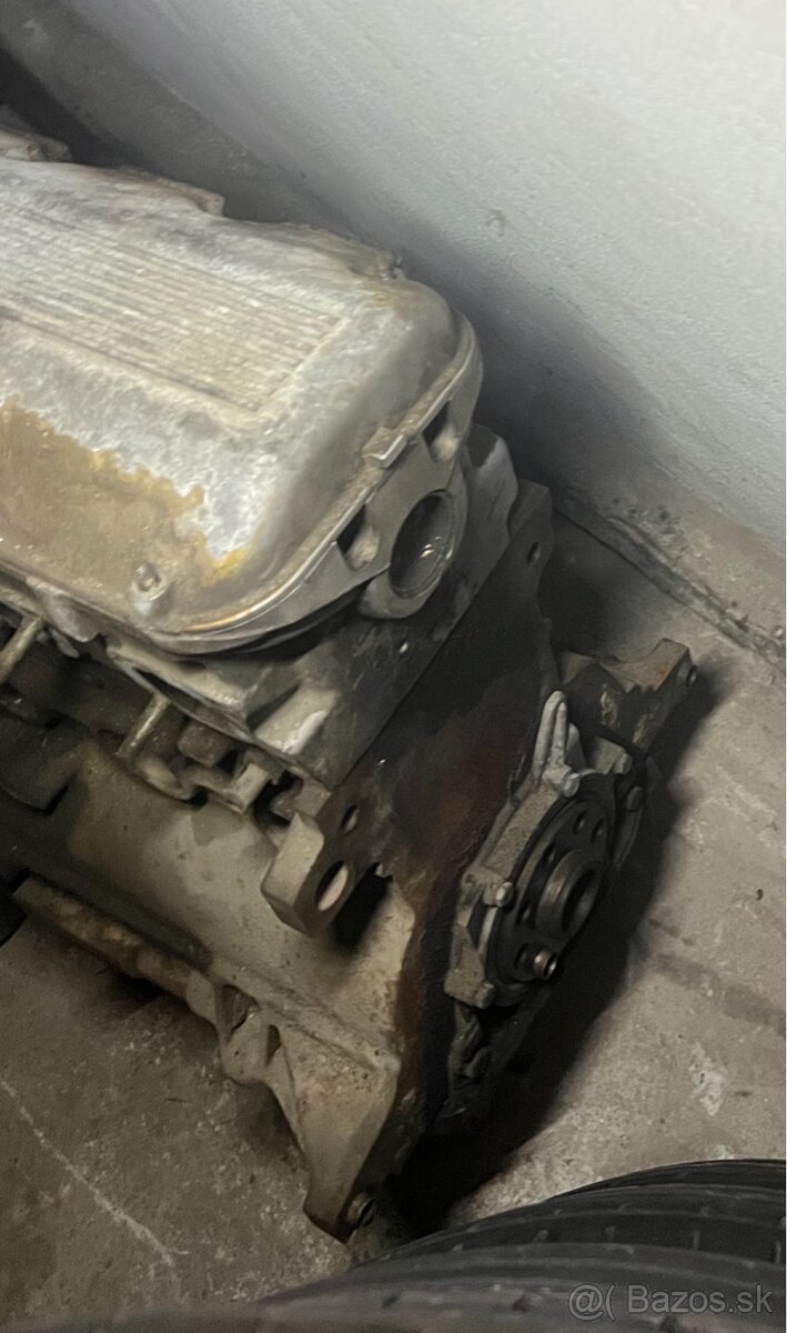 BMW E30 320i motor - 2