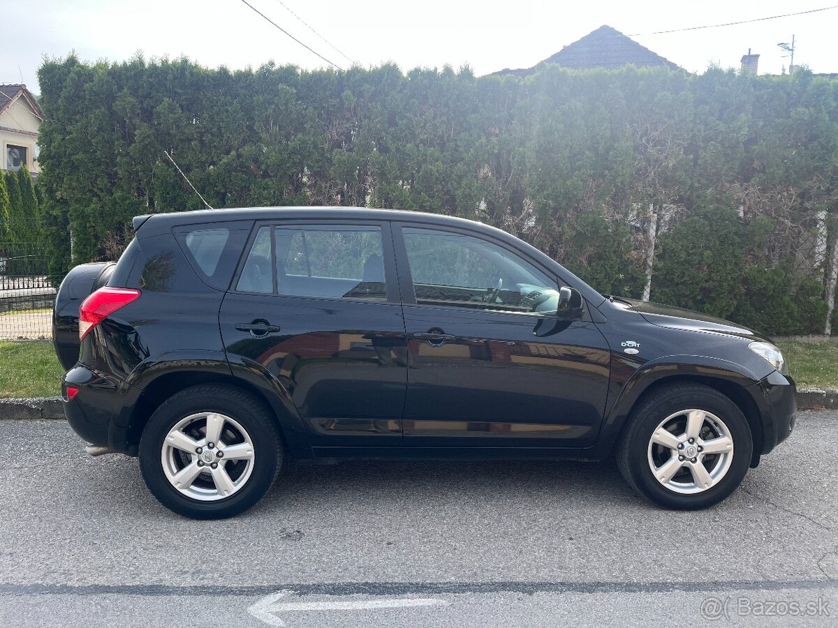Toyota RAV4 2.2 - 4D - 2
