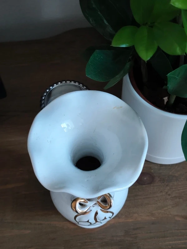 Porcelanova vazicka - 2
