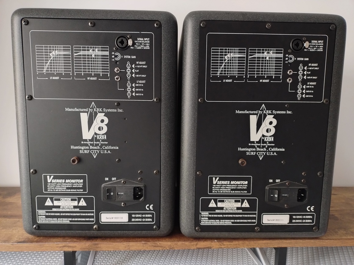 KRK V8 series 1 štúdiové monitory - 2