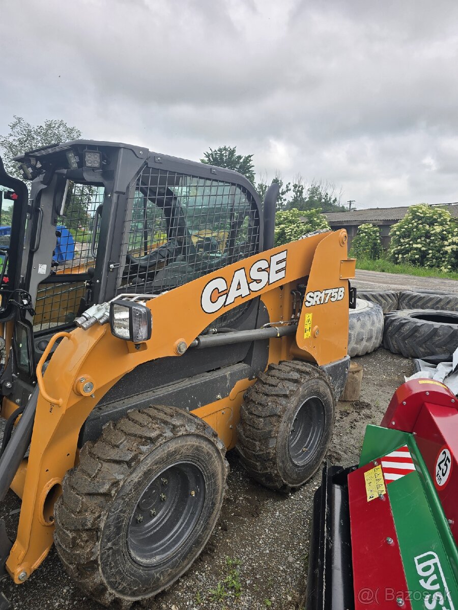 Šmykom riadený nakladač Case SR175B - 2