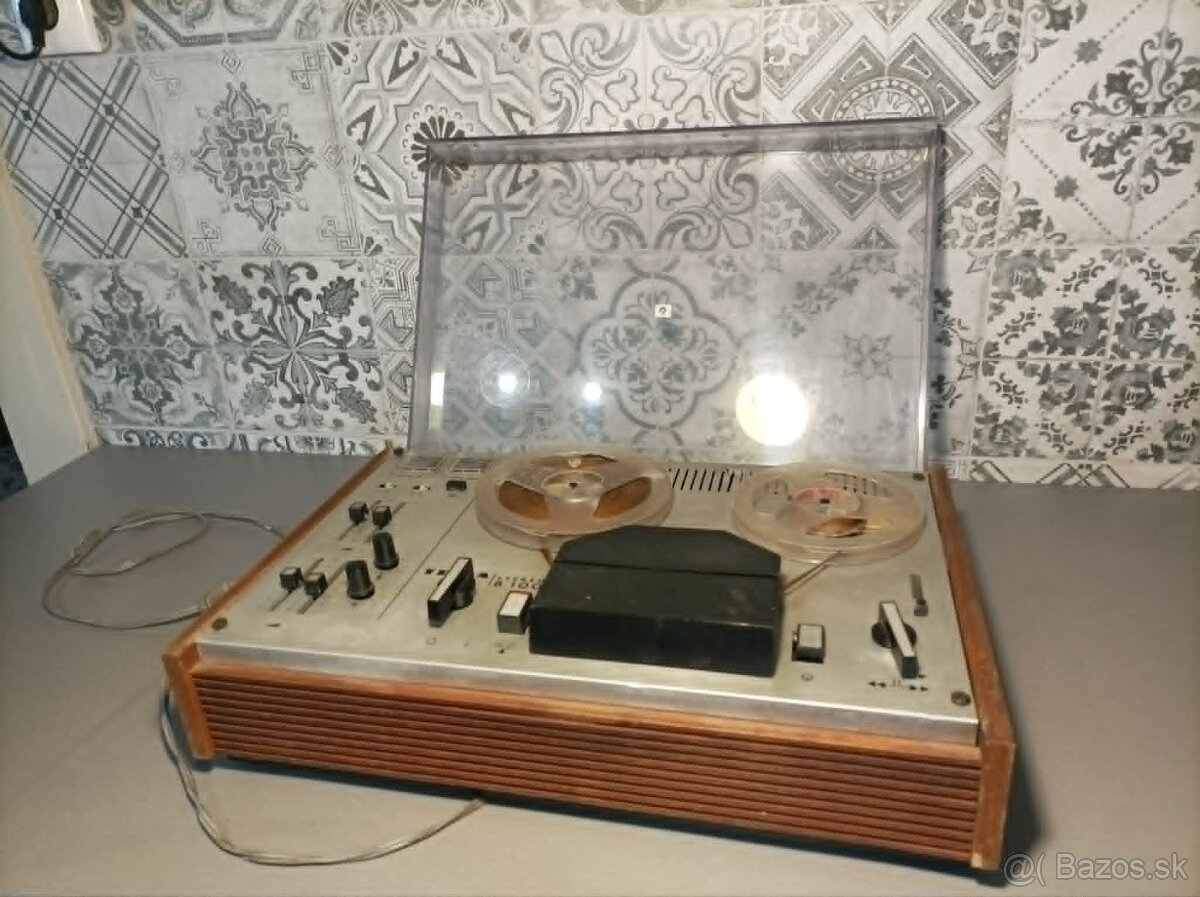 Magnetofón Tesla B 100 - 2
