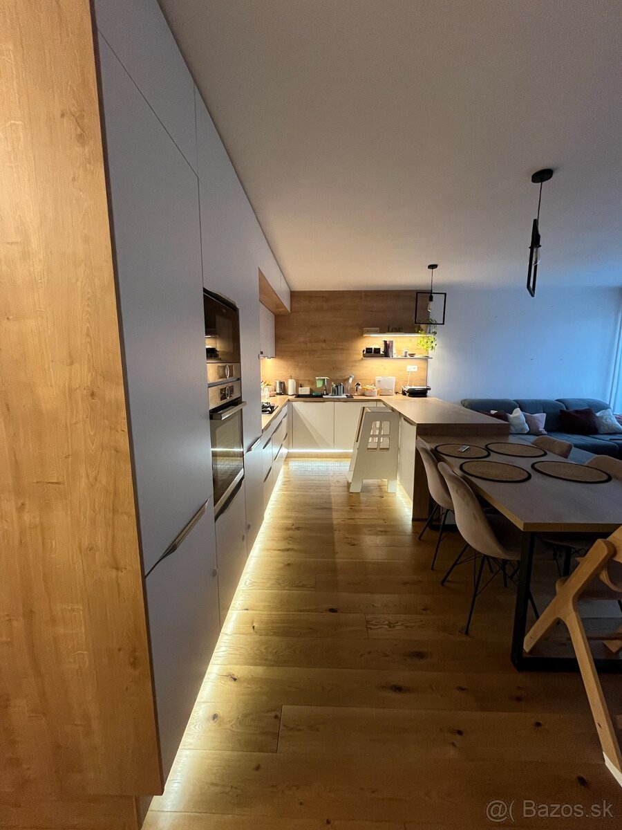 Zvolen - Kimovská 4 izbový zariadený byt na predaj - 2