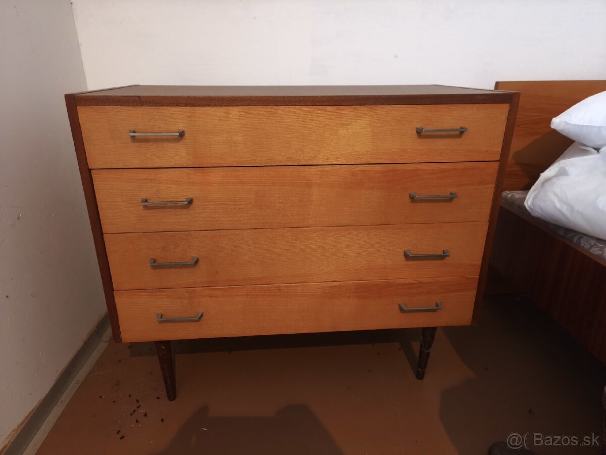 Komoda - 2