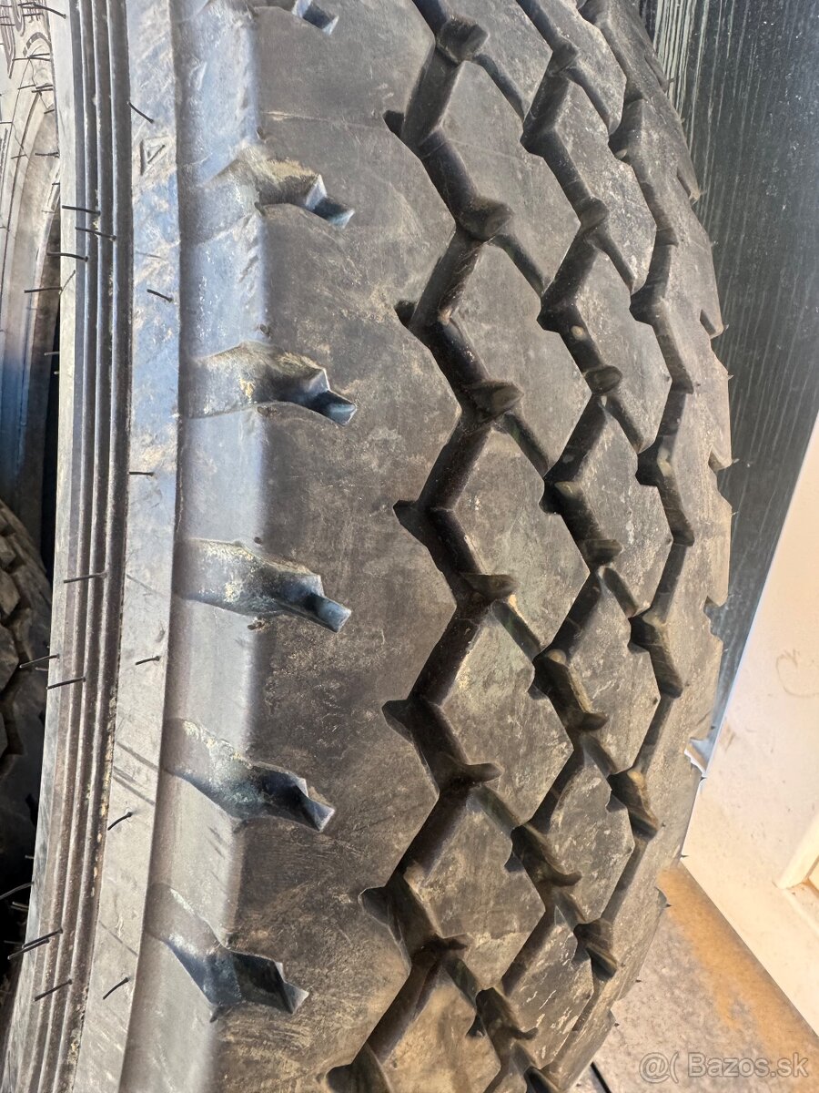 Pneumatiky DUNLOP SP QUALIFIER 225/95 R16C 118/116S - 2