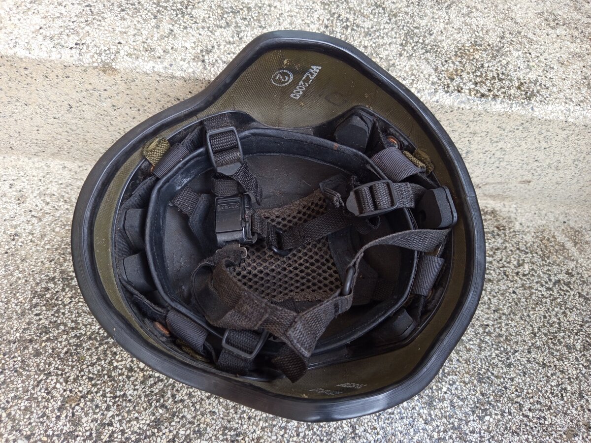 Kevlarova prilba - 2