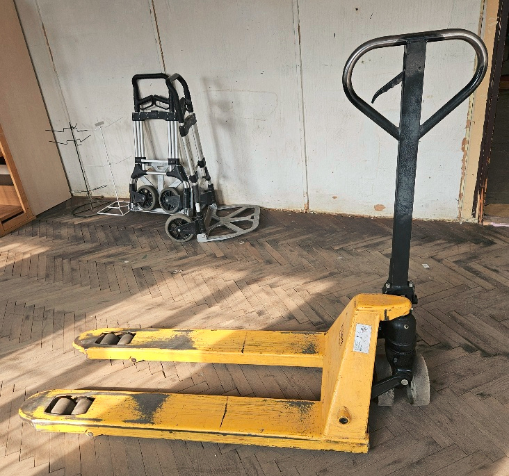 Predám paletové vozíky, super cena - 2