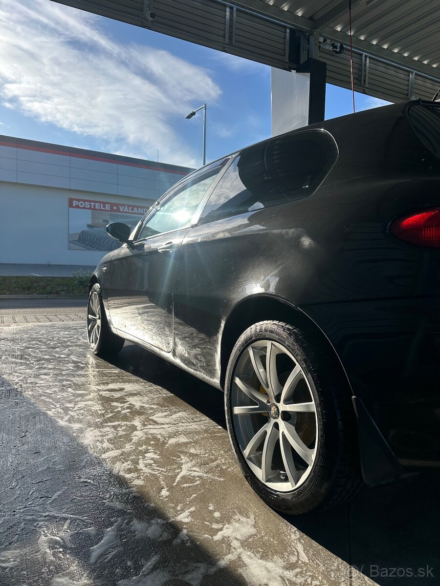 Alfa Romeo 147 1.6 TS - 2