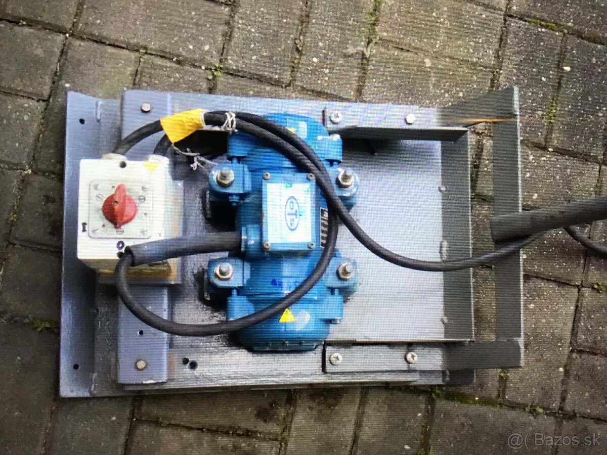 Vibrator na zamkovu dlažbu - 2
