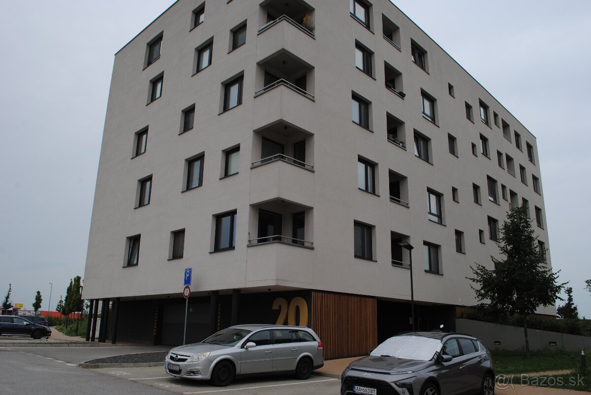 Prenajmem veľký1,5izbový slnečný byt, Bory1, nemocnica 3 min - 2