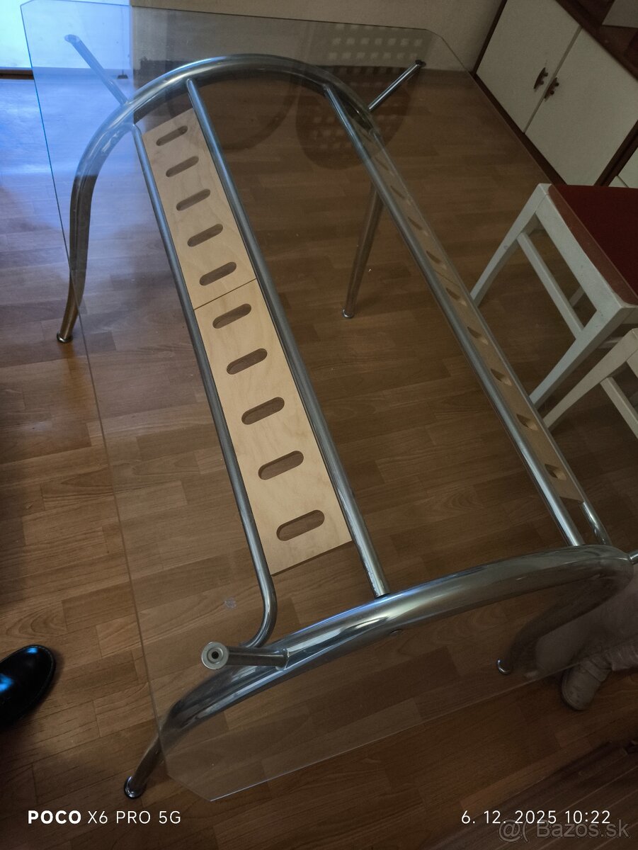 Jedálenský stôl - 2