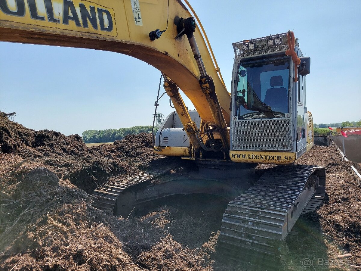 New Holland E 265 LC - 2