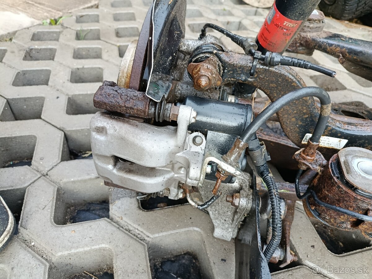 predam zadnu napravu na pasat b6 4x4 4motion - 2