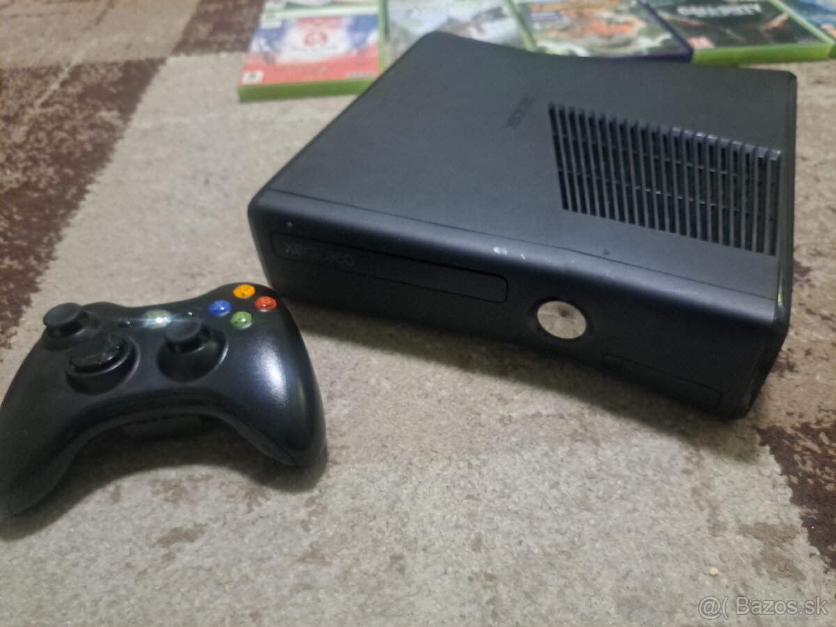 Xbox 360+príslušenstvo - 2