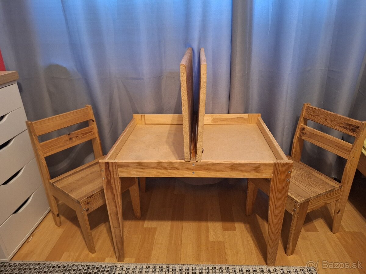 Drevený stôl so stoličkami - 2