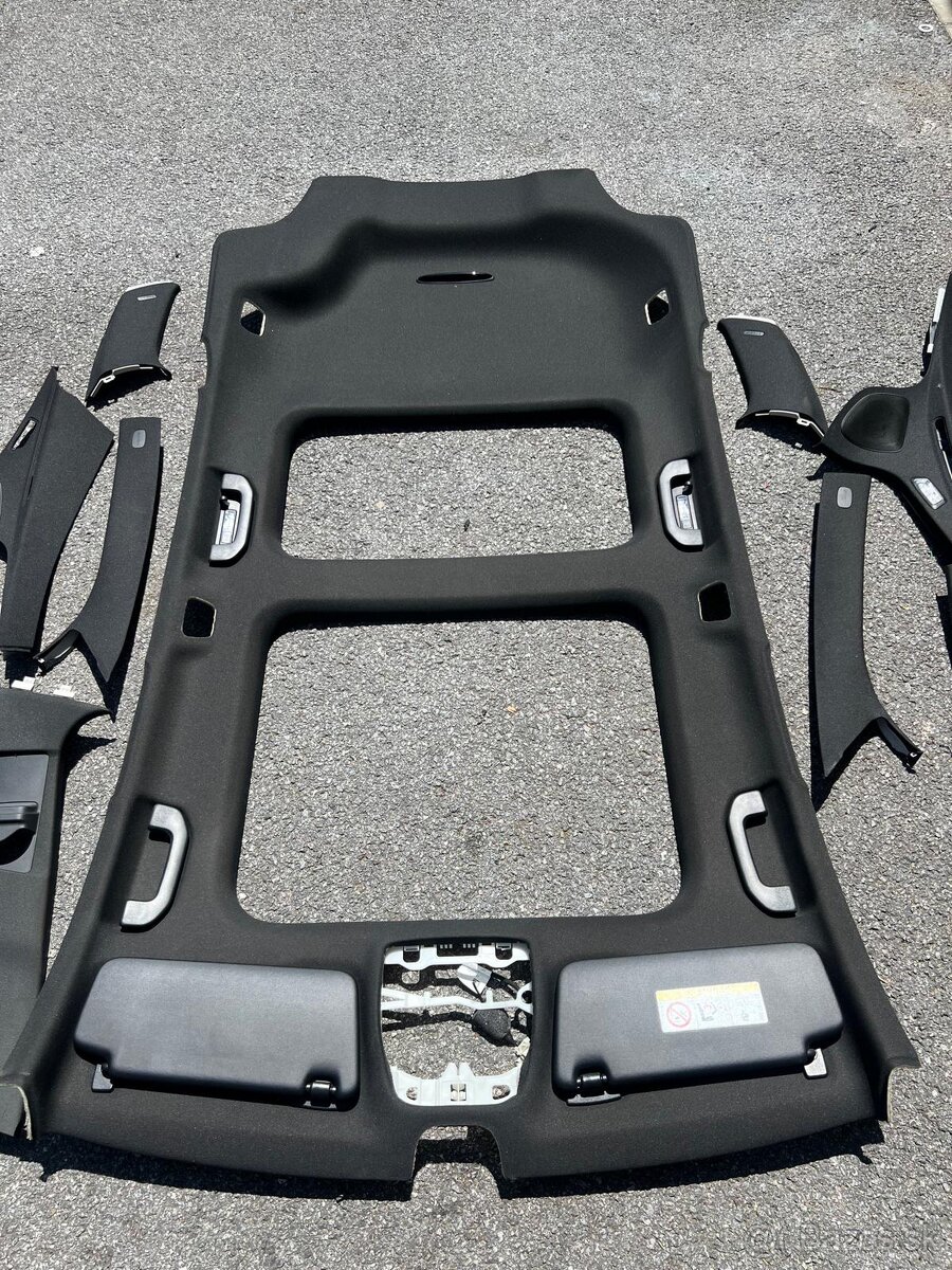 Mercedes C W205 AMG kombi černý interiér stropnice - 2