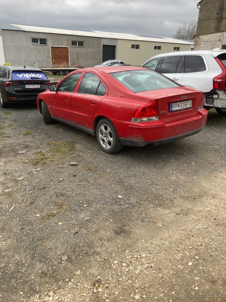 S60 2,5t 154kw at - 2