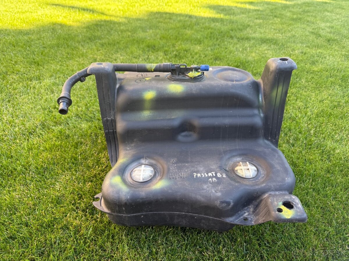 Nádrž AD Blue VW Passat B8 - 2