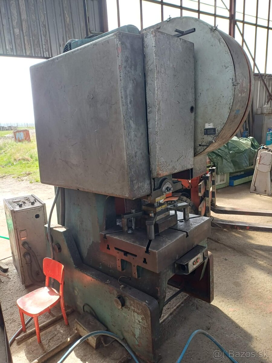 Excentrický lis LEN 63 C - 2