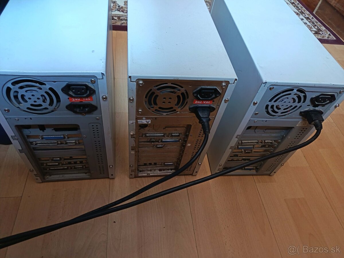 3 staré retro počítače Pentium a iné - 2