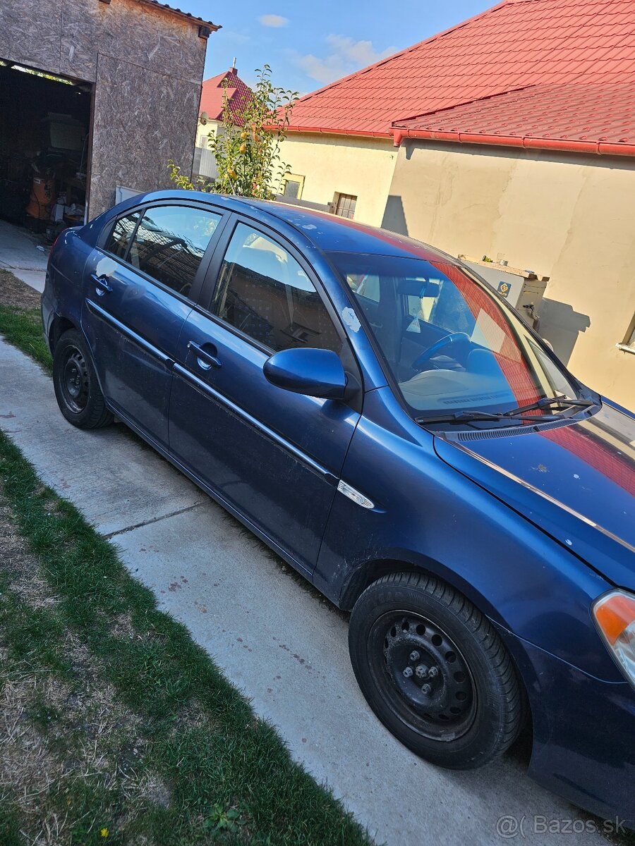Hyundai accent - 2