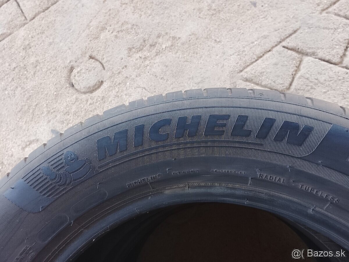 Predám Pneu 235/60r18 - 2