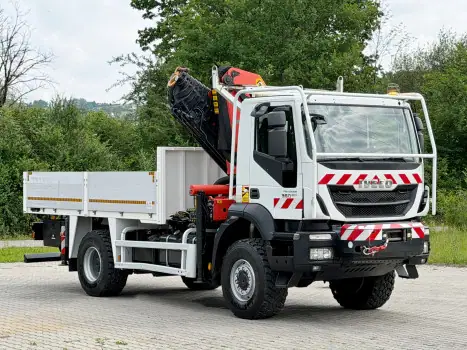 IVECO TRAKKER 360, 4x4, valník s hydraulickou rukou - 2