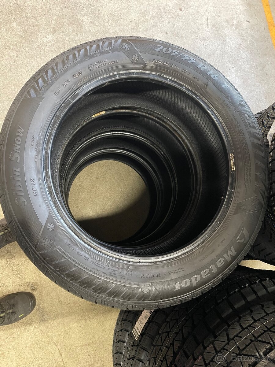 205/55R16 - 2