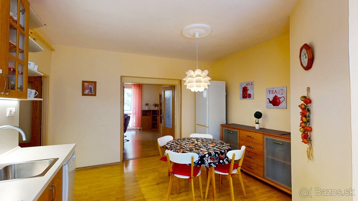 Priestranný 3 izb. byt na Juhu s parkovaním vo dvore - 2