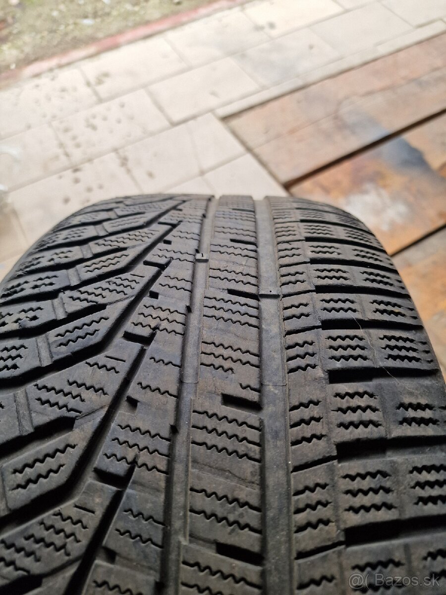 Hankook Winter Icept EVO2 245/45 R18 - 2