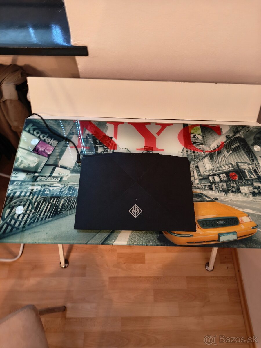 Predám Pc stolík s motívom - 2