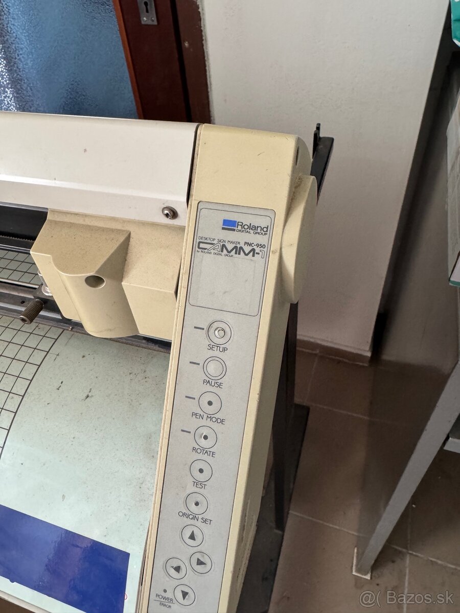 Rezací plotter Roland CAMM-1 (PNC-950) so stojanom - 2