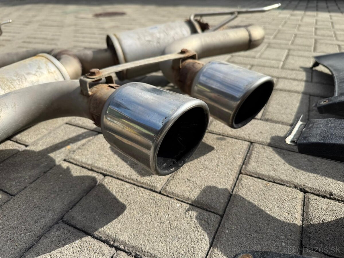 Vyfuk HG MotorSport BullX R32 Look - 2