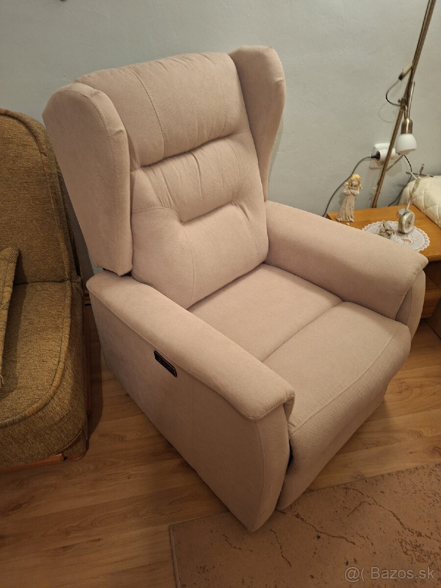 Polohovateľné elektrické kreslo - 2