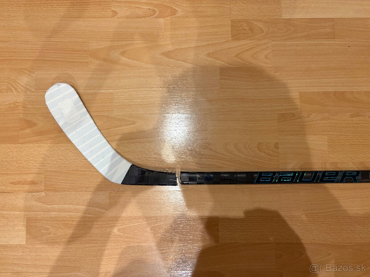 Zlomená BAUER TWITCH - 2