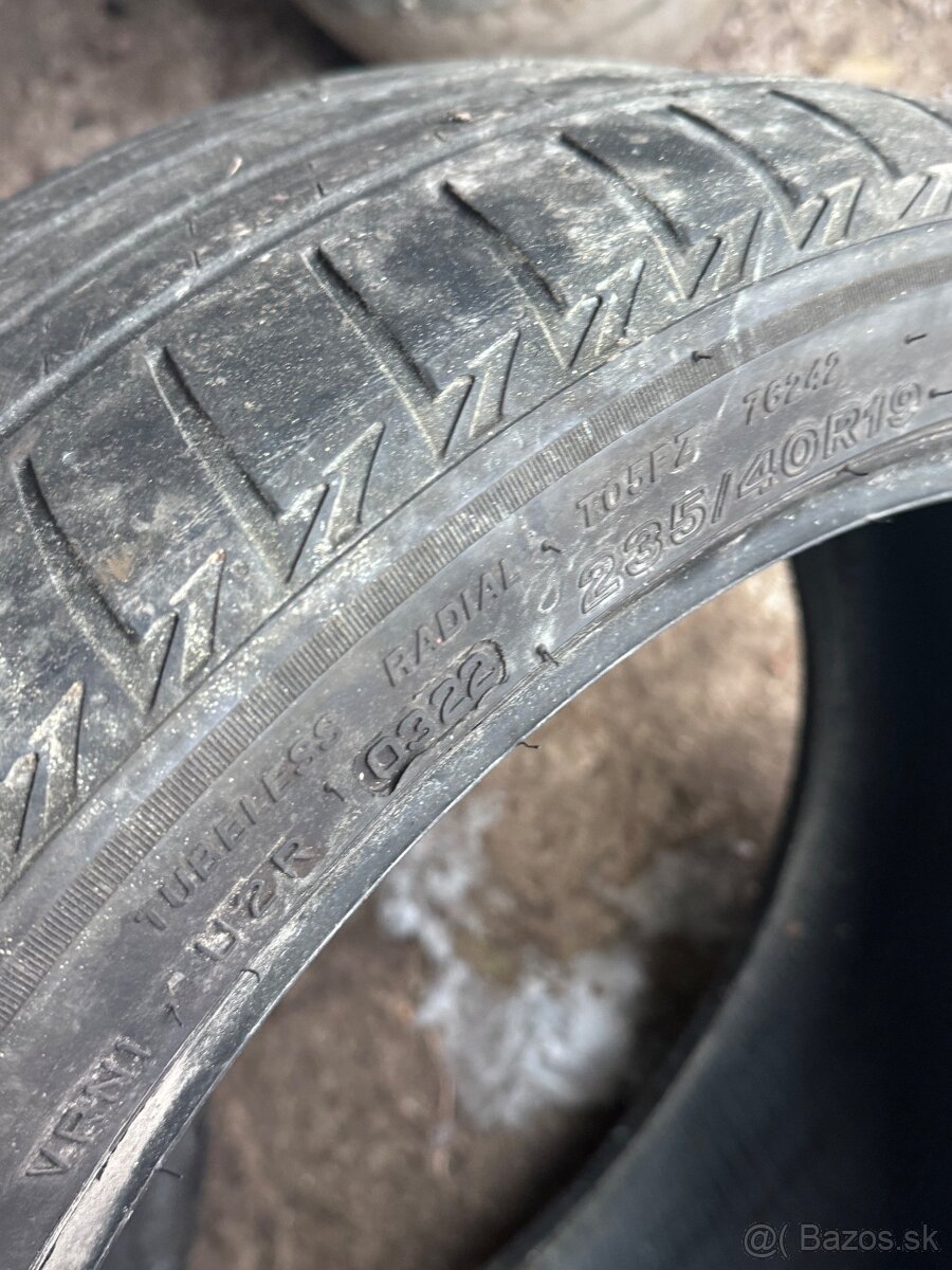 235/40 r19 letne - 2
