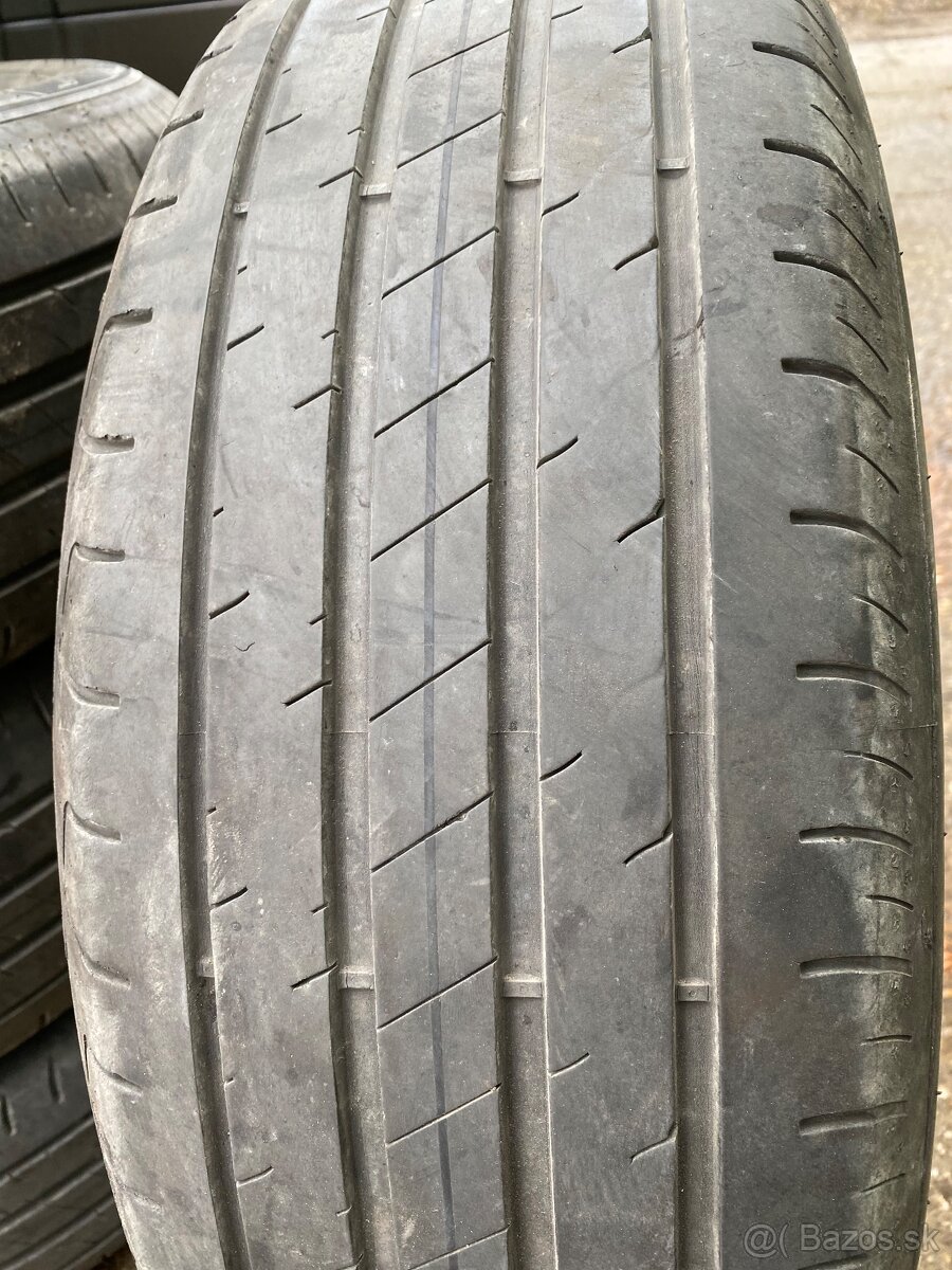 Predam pneumatiky Goodyear EfficientGrip 2 SUV 225/60 R18 - 2