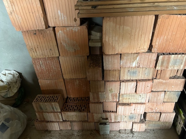 Predám tehly lacno - 2