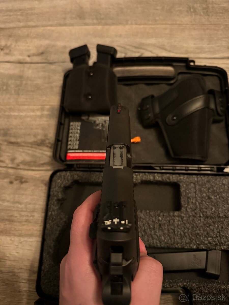 Predám Sig Sauer P226 - 2