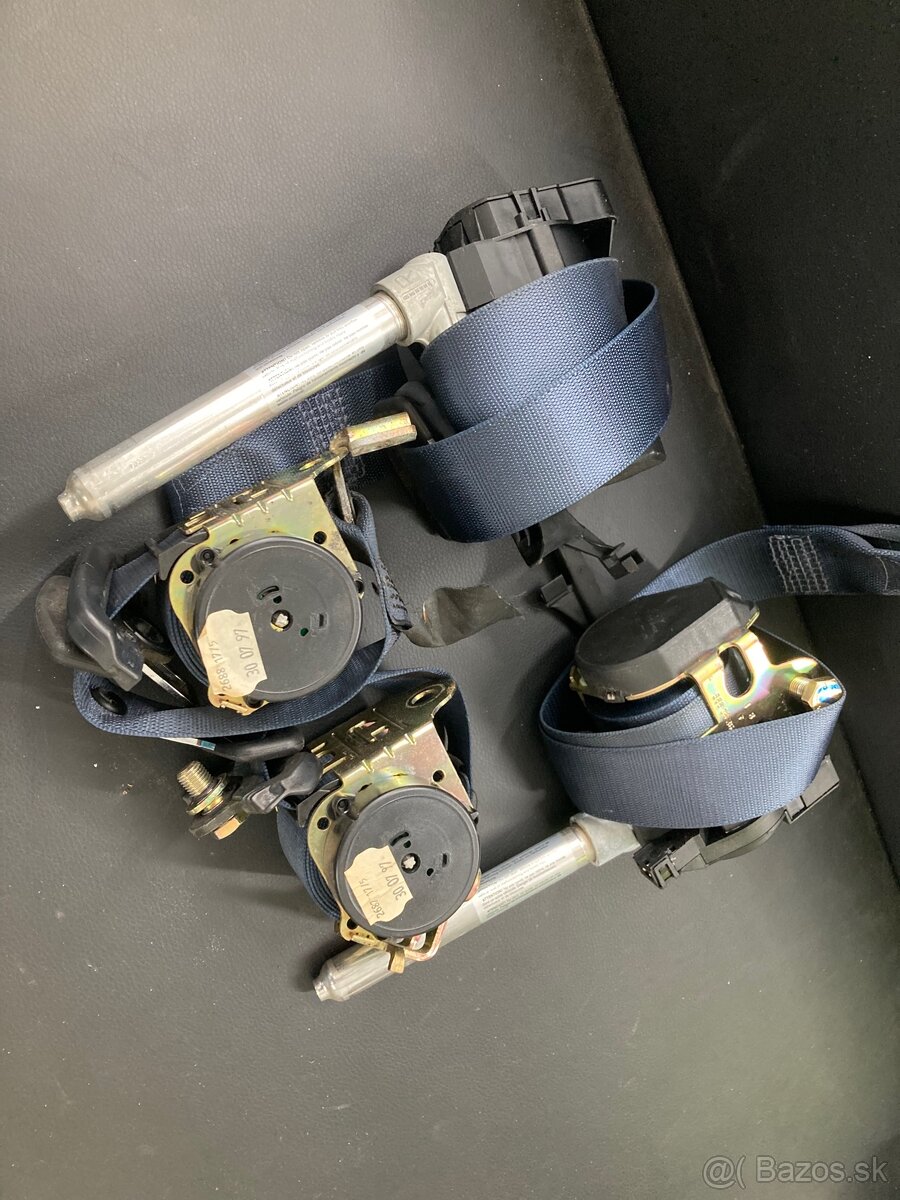 Bezpečnostné pásy MB clk w208 - 2