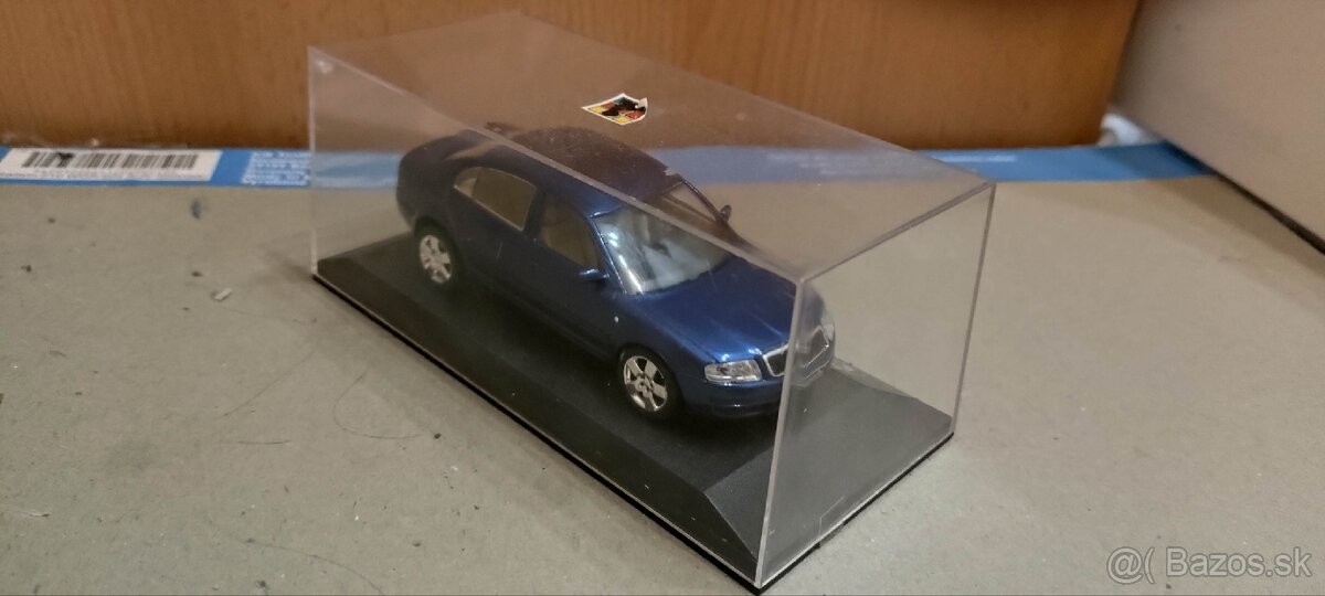 Škoda Superb 1:43 kaden - 2