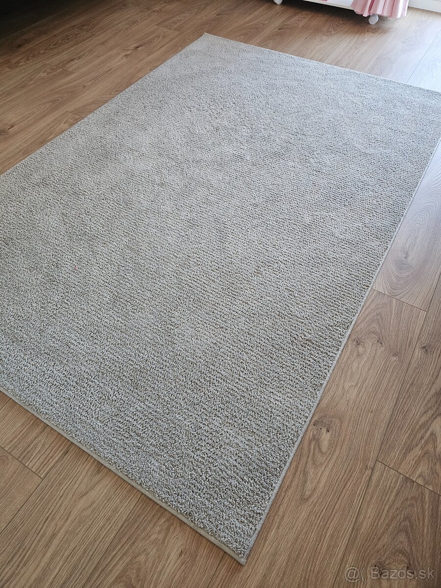 Koberec šedej farby - 2