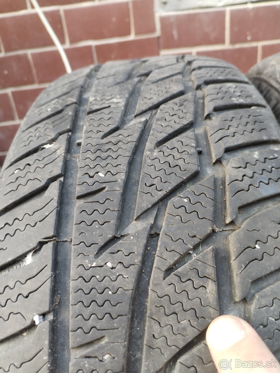 Predám 195/60 r15 - 2