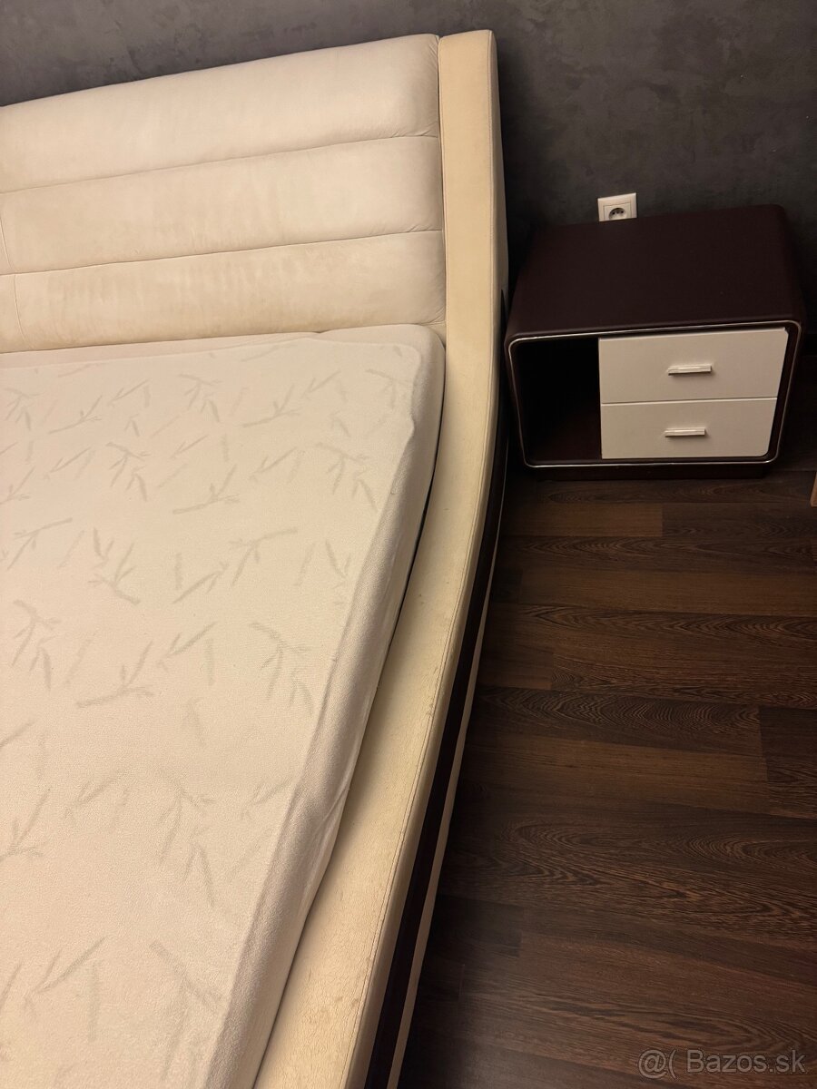 Manželska postel - 2