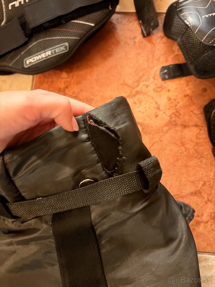 Predám detskú hokejovú výstroj. - 2