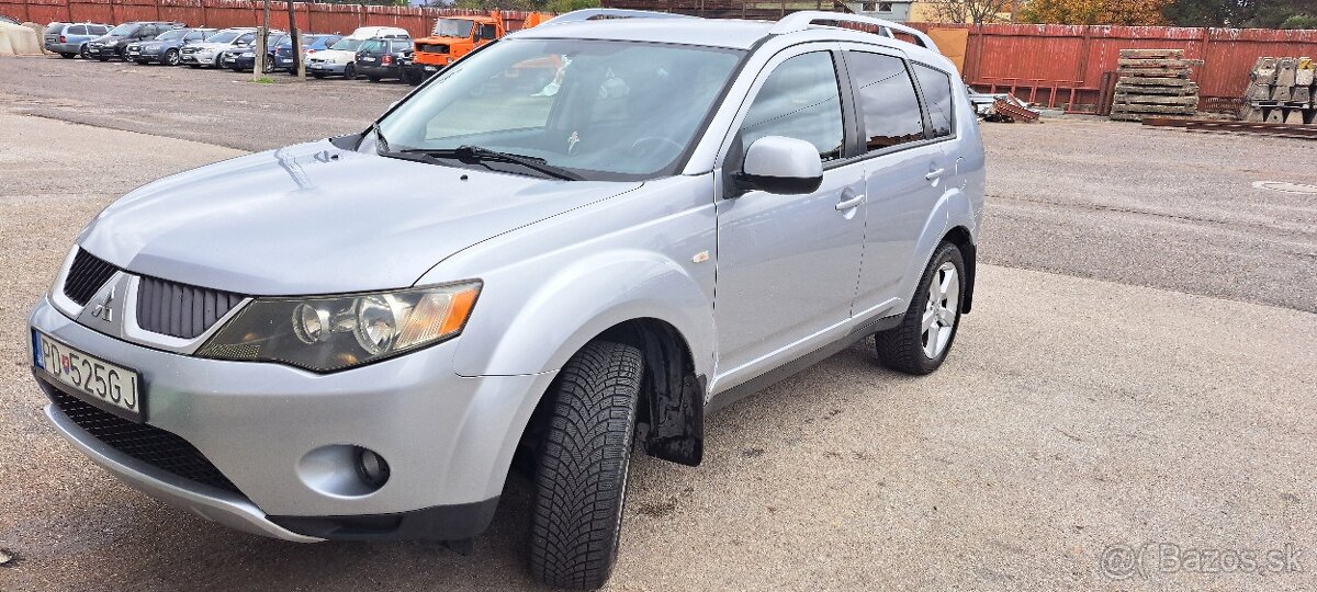 Mitsubishi Outlander 4x4 - 2