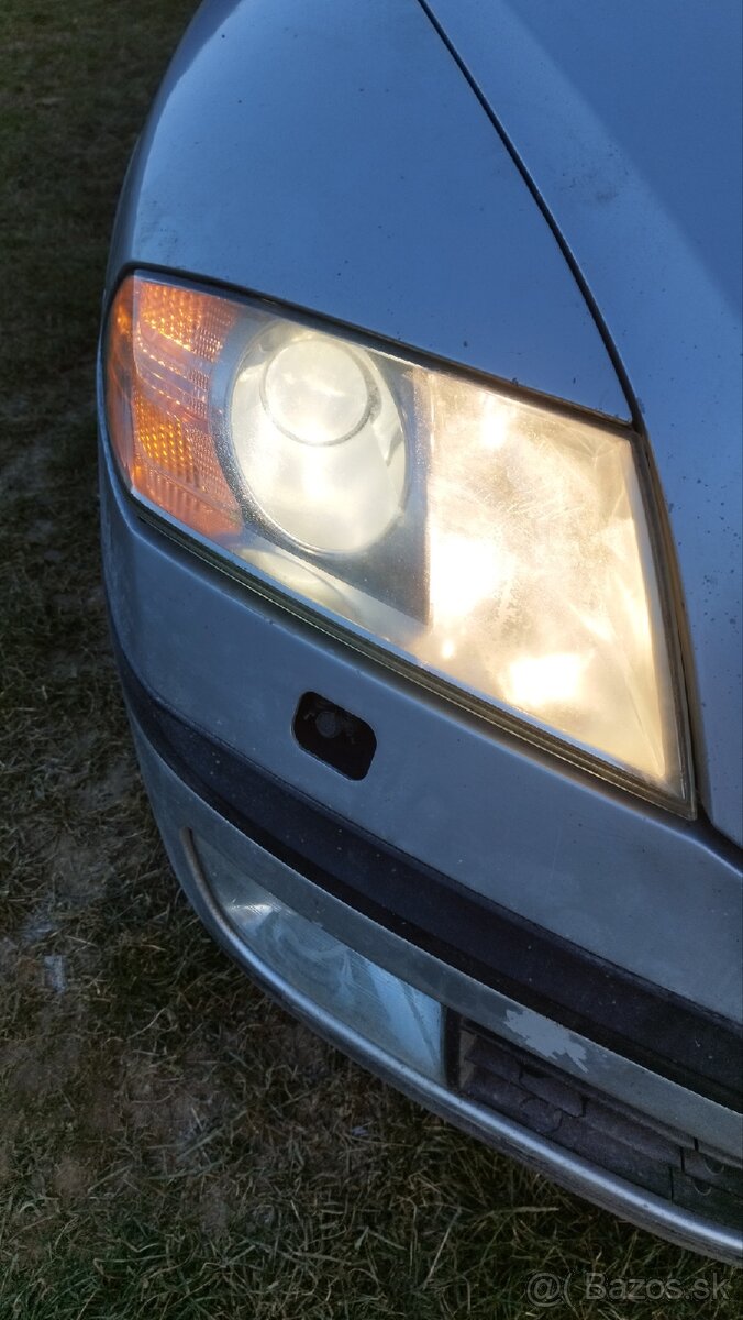 Xenónové svetlomety Octavia 2 predfacelift - 2