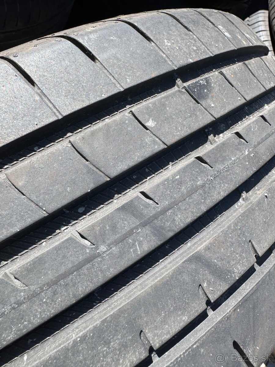 225/45R18 Goodyear - 2