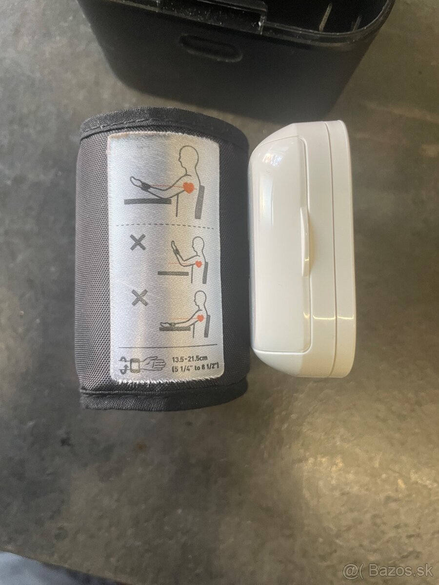 Ručný tlakomer omron rs2 - 2