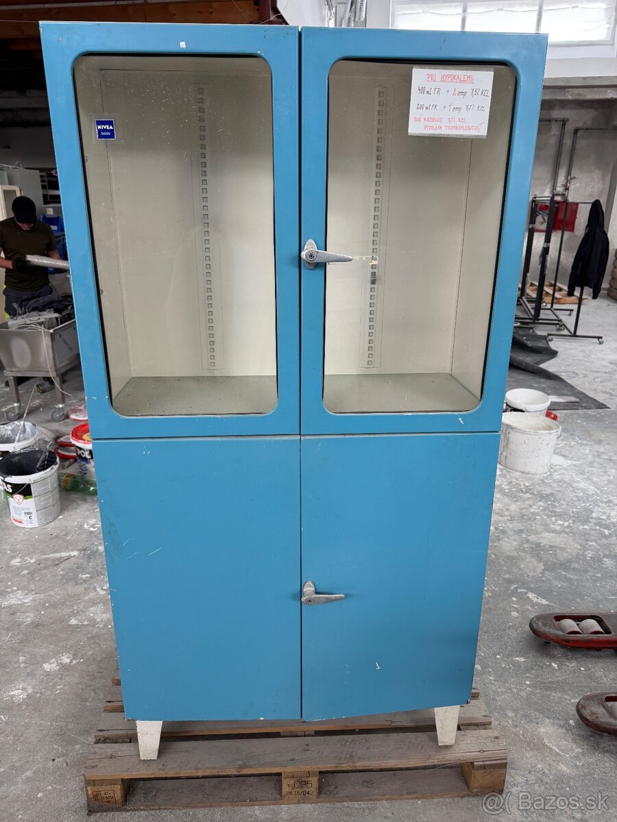 Stará lekárska skrina - 2